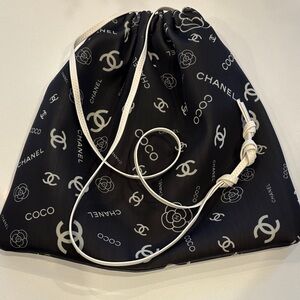 CHANEL coco vintage cc Camilla Drawstring Bag gym makeup travel toiletry